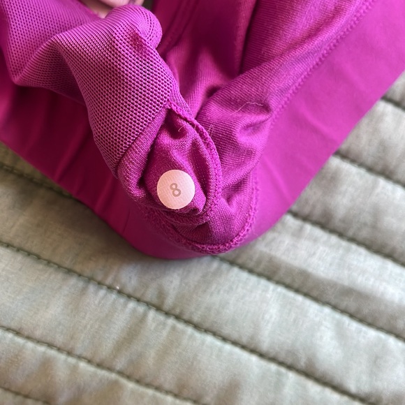 Lululemon sports bra adjustable size 8 - Picture 6 of 6